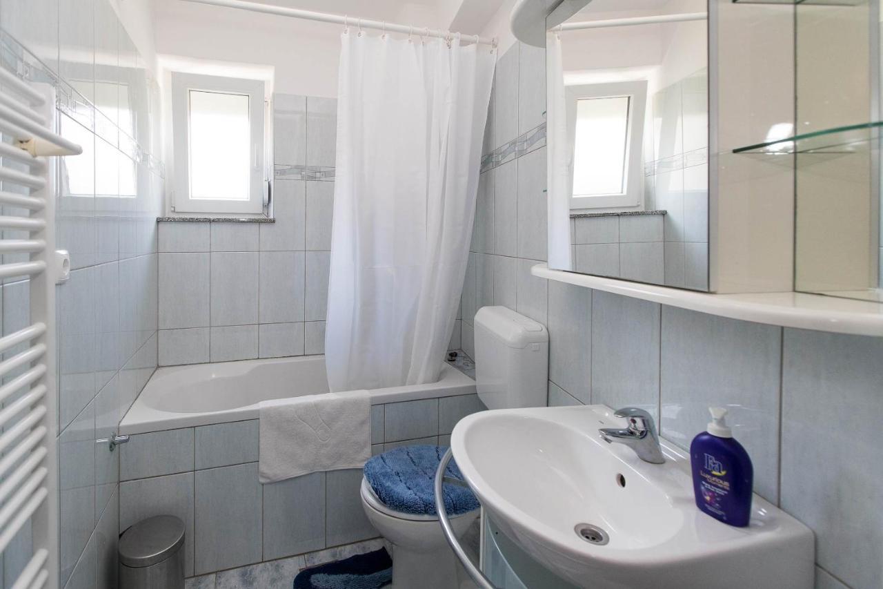 Apartmani Vera Crikvenica Buitenkant foto
