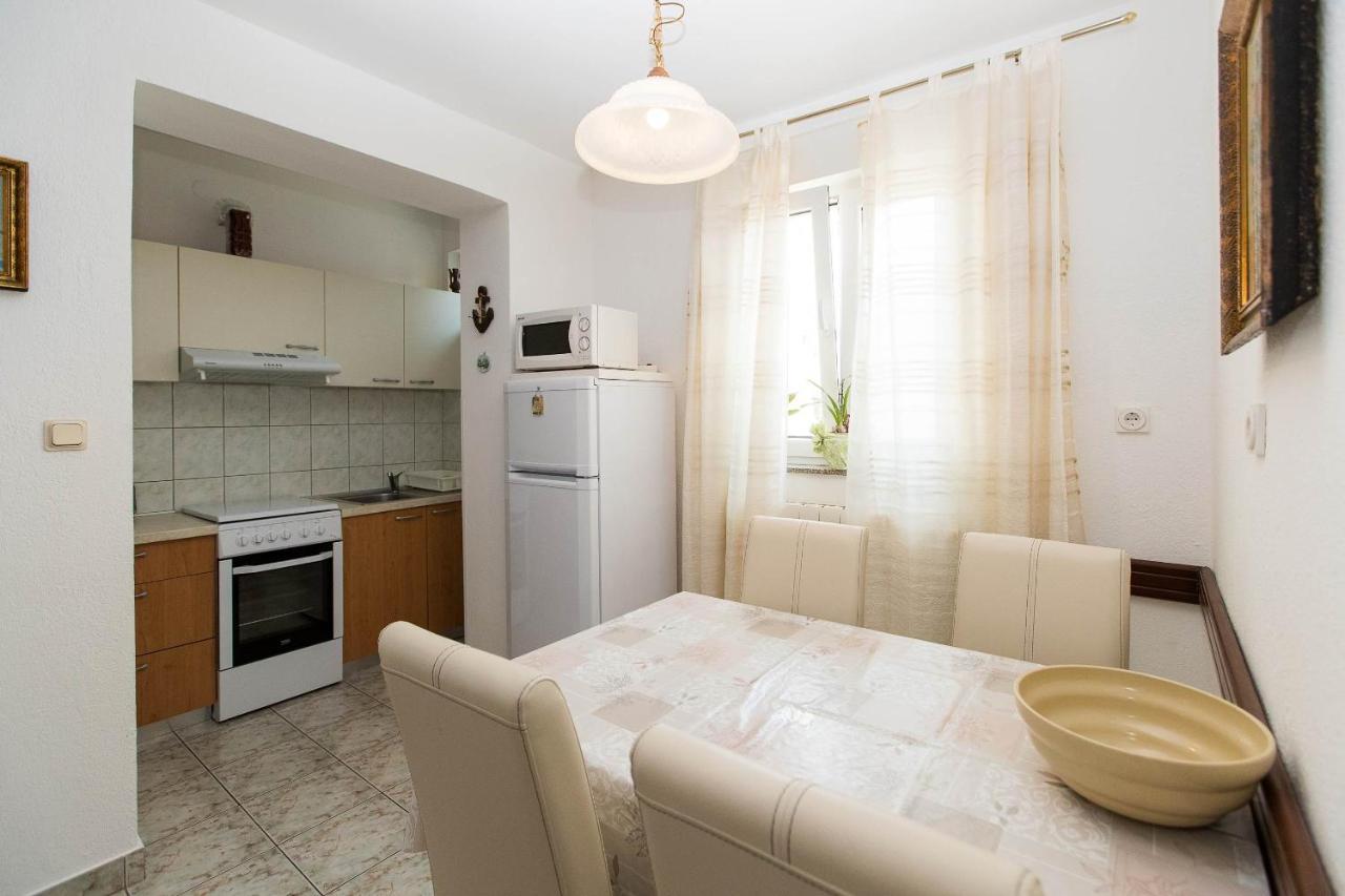 Apartmani Vera Crikvenica Buitenkant foto