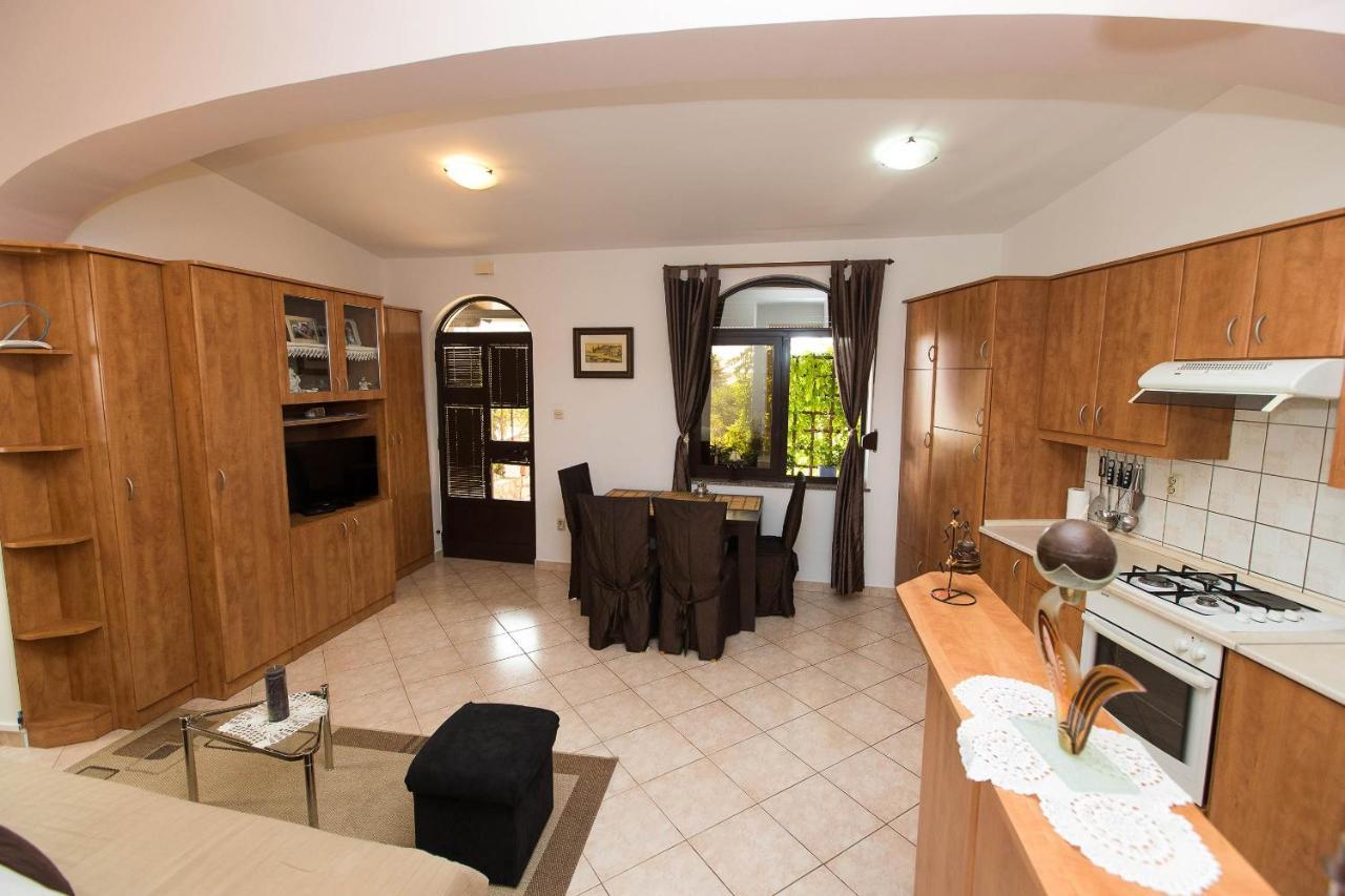 Apartmani Vera Crikvenica Buitenkant foto